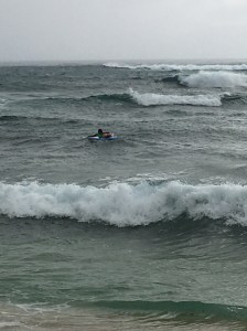 Dottern ute i vågrona!