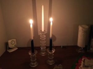 ...de blåvita ljusen brinner...