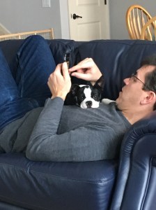 Husse och en nöjd Fiona på hans bröst.