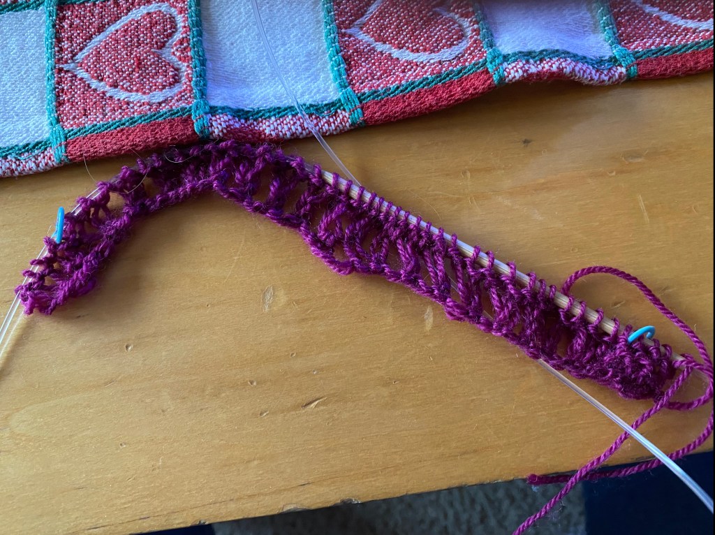 Blygsam början på adventstickningen