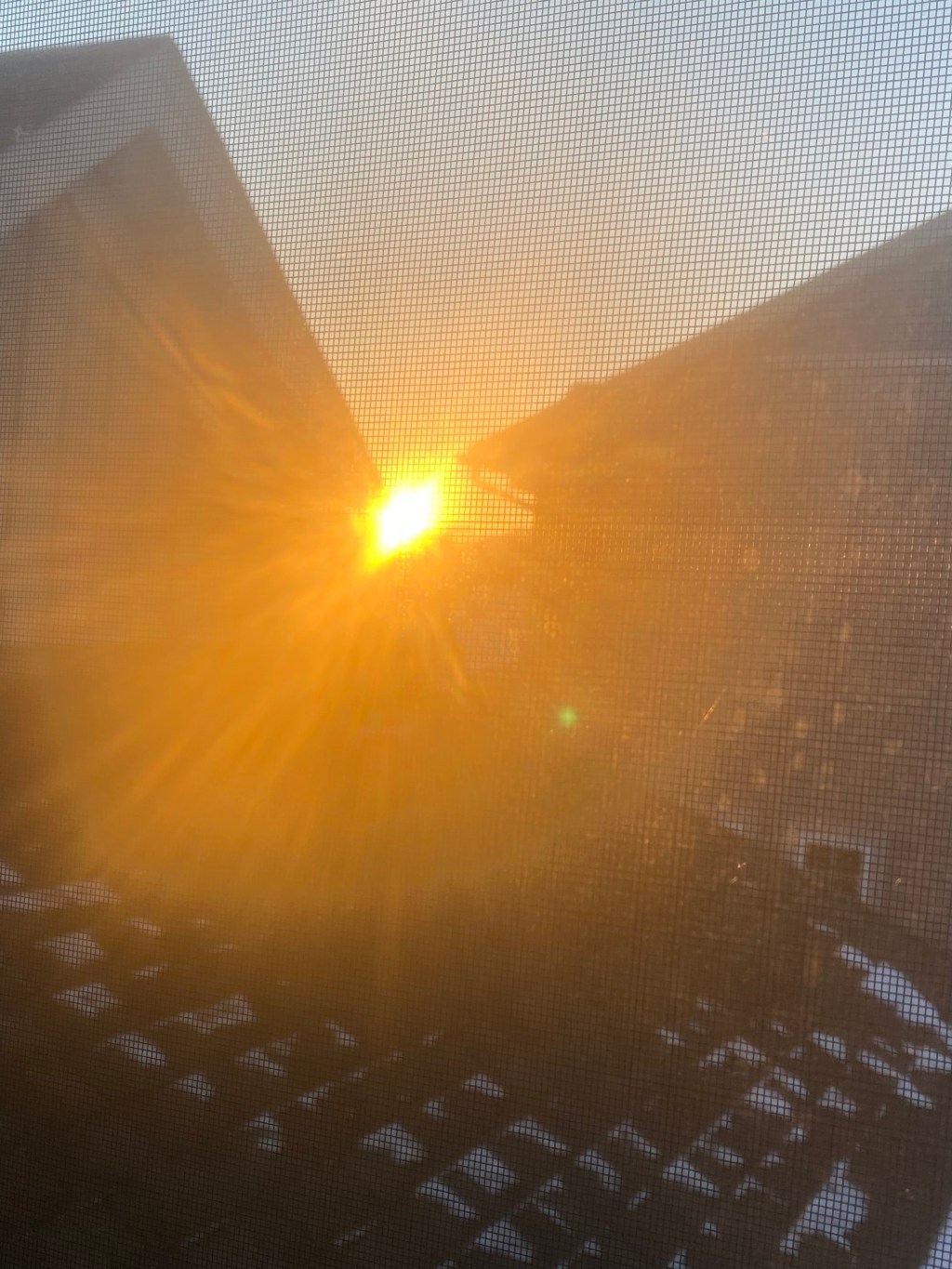 Åtminstone lyser solen