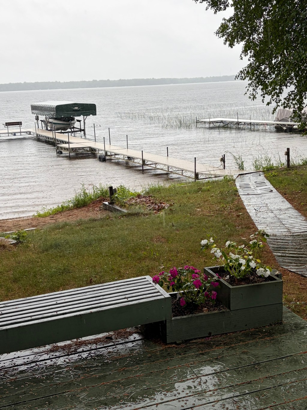 Rain now… and the remainder of the&nbsp;day…